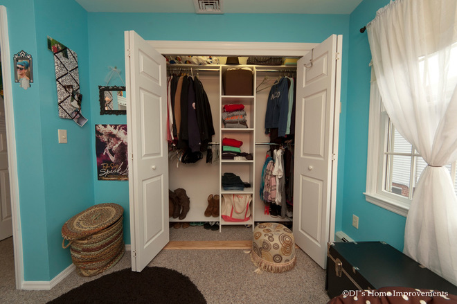 Keeping a tidy closet is not easy. Let’s see how to keep it tidy